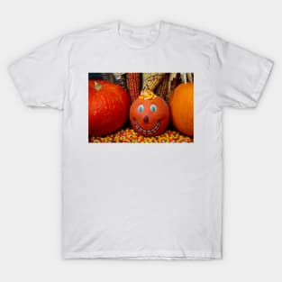 Halloween Smiling Pumpkin With Candy T-Shirt